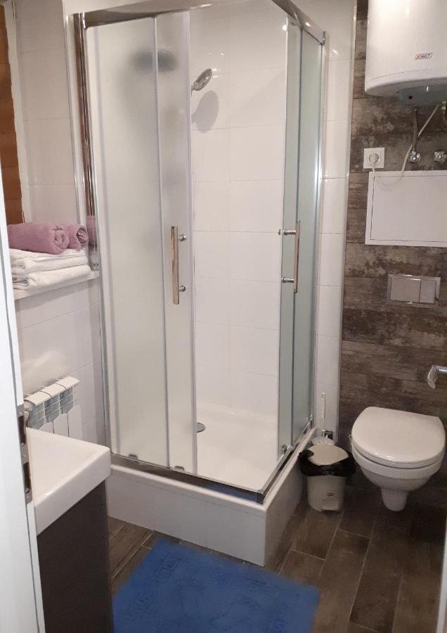 كيلتشي Apartamenty Centrum Panoramiczna Mala Dwojka Swan Labedz Promenada Klimatyzacja Lodowa المظهر الخارجي الصورة